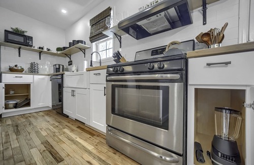 Monroe Villa | MODERN FARMHOUSE HOME ON 5-ACRE DREAM PROPERTY