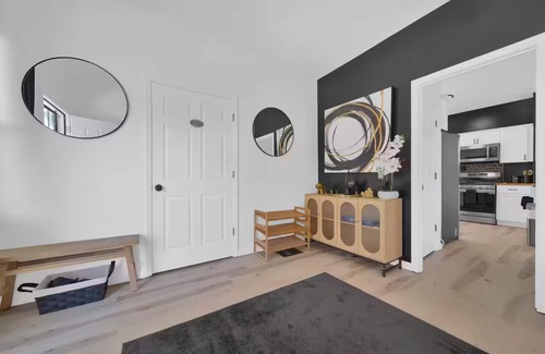 Detroit House | Modern Farmhouse Oasis, Group Stay, Telsa Charging