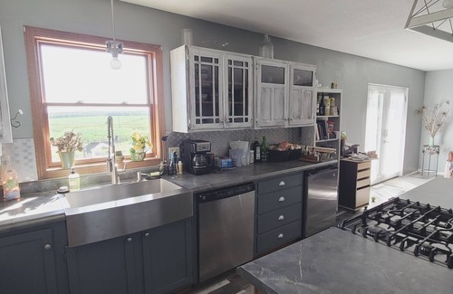 Homestead Other | Modern Farmhouse with gorgeous views and lots of farm animals!