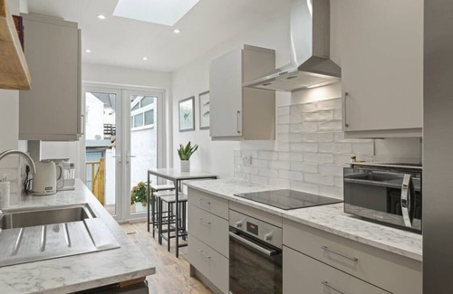 Exmouth Apartment | Modern Flat Minutes from Exmouth Sea Front