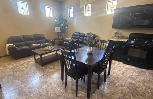 Hobbs Villa | Modern & Fully Equipped Villa in Hobbs Unit B