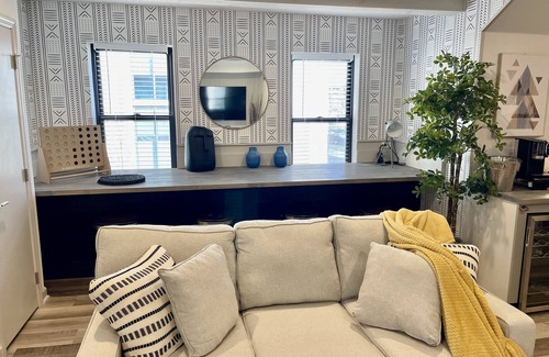 Trenton Apartment | Modern Fully Renovated Suite in Downtown Trenton