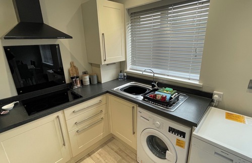 Winestead House | Modern furnished 3bed property