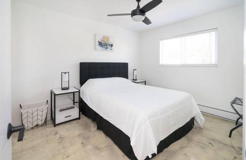 St. Clair Condo | Modern Furnished Condo-St.Clair