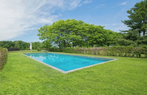 Hollowville House | Modern Glass House designed by renowned architect Thomas Phifer