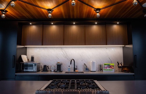 Hudson House | Modern Glass House with Pool & Catskill views in Hudson Valley