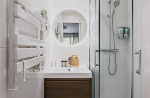 Meudon-la-Foret Apartment | Modern "green Suites" Residence - Meudon/velizy