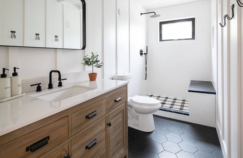 Lompoc House | Modern Guest House on 20 acres of Rural Land in wine country