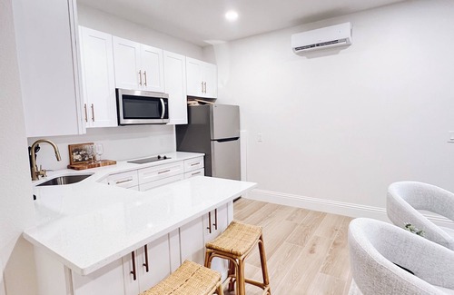 Buena Ventura Lakes Apartment | Modern Guesthouse near MCO