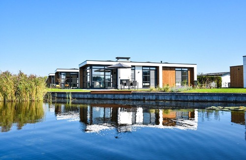 Loosdrecht House | Modern holiday home near the Loosdrechtse Plassen