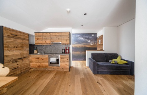 Collepietra Apartment | Modern Holiday Apartment "Sonnleiten Sterngucker 7" with Wi-Fi