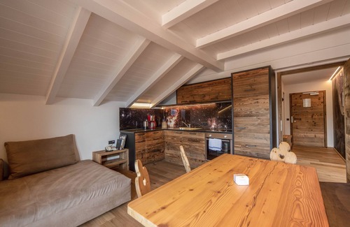 Collepietra Apartment | Modern Holiday Apartment "Sonnleiten Sterngucker 10" with Wi-Fi