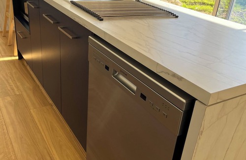 Alexandrina House | Modern holiday home Clayton Bay