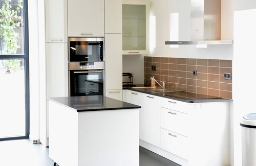 Seron House | Modern Holiday Home in Fernelmont with Garden