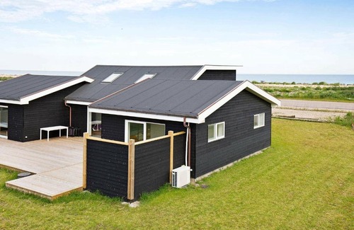 Hundested House | Modern Holiday Home in Hundested Near the Ocean