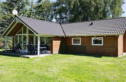 Hojby House | Modern Holiday Home in Højby with Whirlpool