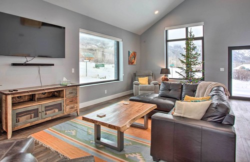 Mesa House | Modern Home < 1/2 Mile to Powderhorn Mtn Resort!