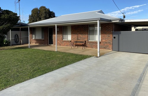 Moonta Bay House | Modern home, 300m to beach. Sport minded child friendly yard. BBQ and fish sink.