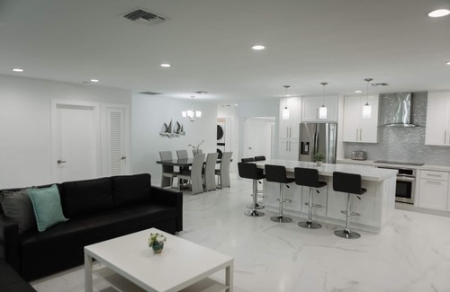 Dania Beach House | Modern Home - 5 Minutes from the Beach and FLL Airport