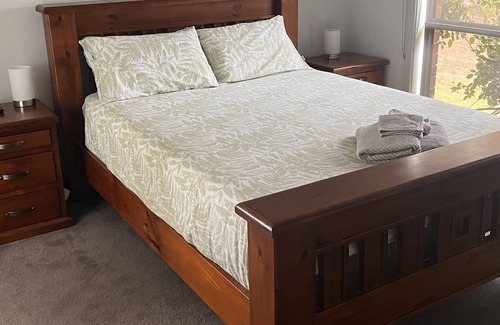 Great Western House | Modern home in beautiful wine village of Great Western, 25 mins from Grampians