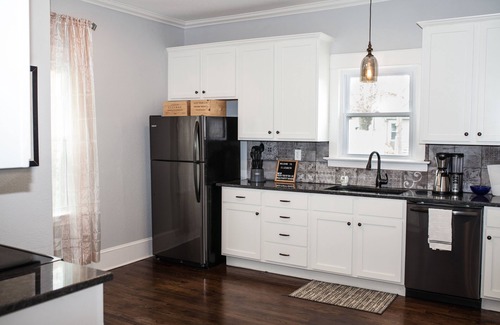 Riverview House | Modern Home in Historic Strawberry Hill w/a view of Downtown KC - Pet Friendly