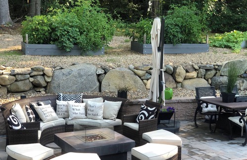 Hampton House | Modern Home-Near Beach/w lg Stylish Patio & HotTub, Fire Tables & Outdoor Dining