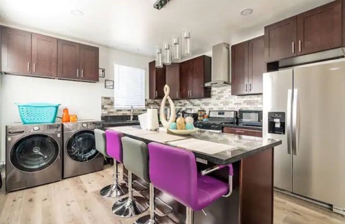 Midway City House | Modern Home Near Disneyland, Beaches, and Little Saigon