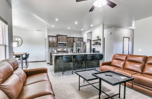 Wheatland House | Modern home w/custom furnishes, centrally located in OKC!