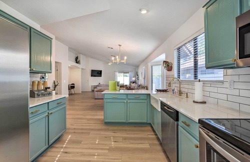 Litchfield Park House | Modern Home w/Putting Green, 2 Mi to Golfing