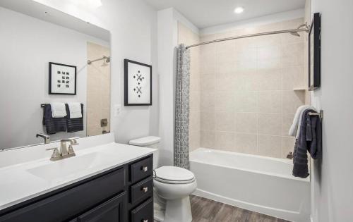Frederick House | Modern Home with Private Bath Stylish & Comfy