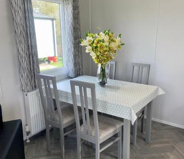 East Drayton Ski Chalet | Modern homely Chalet in Tuxford