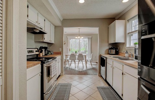 Wayne House | Modern House by Indy Motor Speedway w/3BR