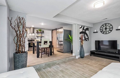 Safety Harbor House | Modern House in Clearwater with Swimming Pool