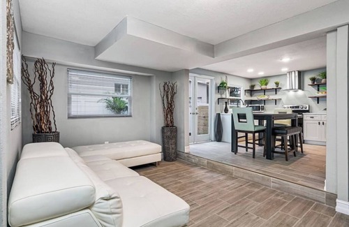 Safety Harbor House | Modern House in Clearwater with Swimming Pool