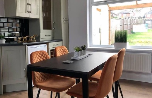 Coventry House | Modern house│Parking│A45/46│Airport│EMPOWER HOMES
