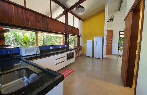 Itamambuca House | Modern house with pool for vacation on Itamambuca Beach
