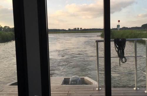 Municipality of Hattem Boat Rental | Modern houseboat Holland in the marina, 5 minutes walk to the old town Hattem