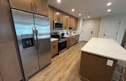 Montgomery Apartment | Modern Hudson Valley Apt 202 - King/Queen/Twin