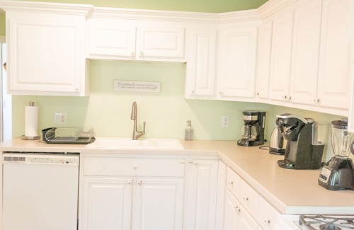 Grand Isle Apartment | Modern Lakefront Apartment