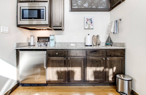 Spicewood Cabin | Modern lakeside cabin with loft, outdoor kitchen, alfresco dining, soaking tub