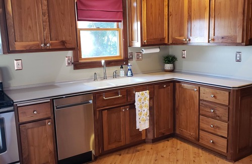 Fostoria Cabin | Modern lakeview cabin on Tuttle Creek Lake near Manhattan Kansas