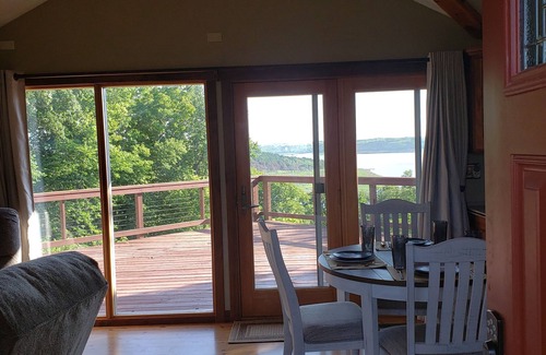 Fostoria Cabin | Modern lakeview cabin on Tuttle Creek Lake near Manhattan Kansas