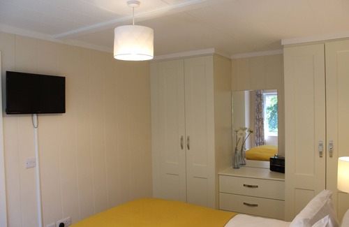 Chichester Cabin | Modern Lodge, Located in Tranquil Gardens