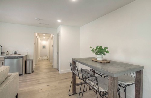 Columbus Park House | Modern Loft in 'Little Italy' - Minutes from Downtown KC