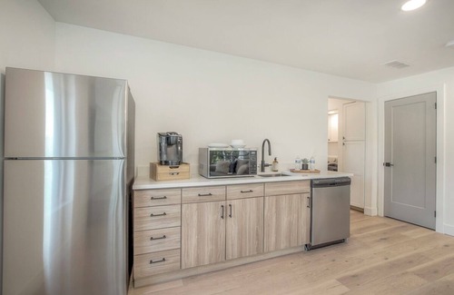 Columbus Park House | Modern Loft in 'Little Italy' - Minutes from Downtown KC