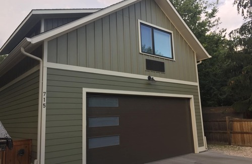 Old Town West Cottage | Modern Loft on Mountain Avenue in Old Town