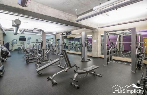 LoDo House | Modern Loft W Patio & Gym Near Union Station