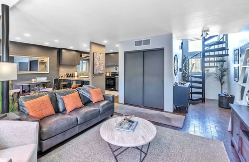Sam Hughes House | Modern Loft with Lush Garden and Spa in Historic Sam Hughes Neighborhood U of AZ