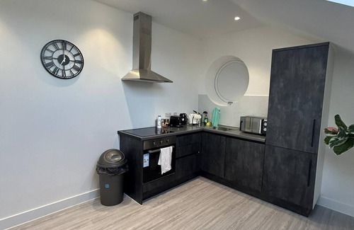 Higham Hill Apartment | Modern London Apartment - direct links to Central London