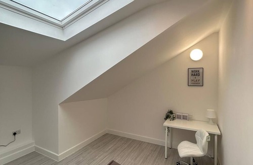 Higham Hill Apartment | Modern London Apartment - direct links to Central London